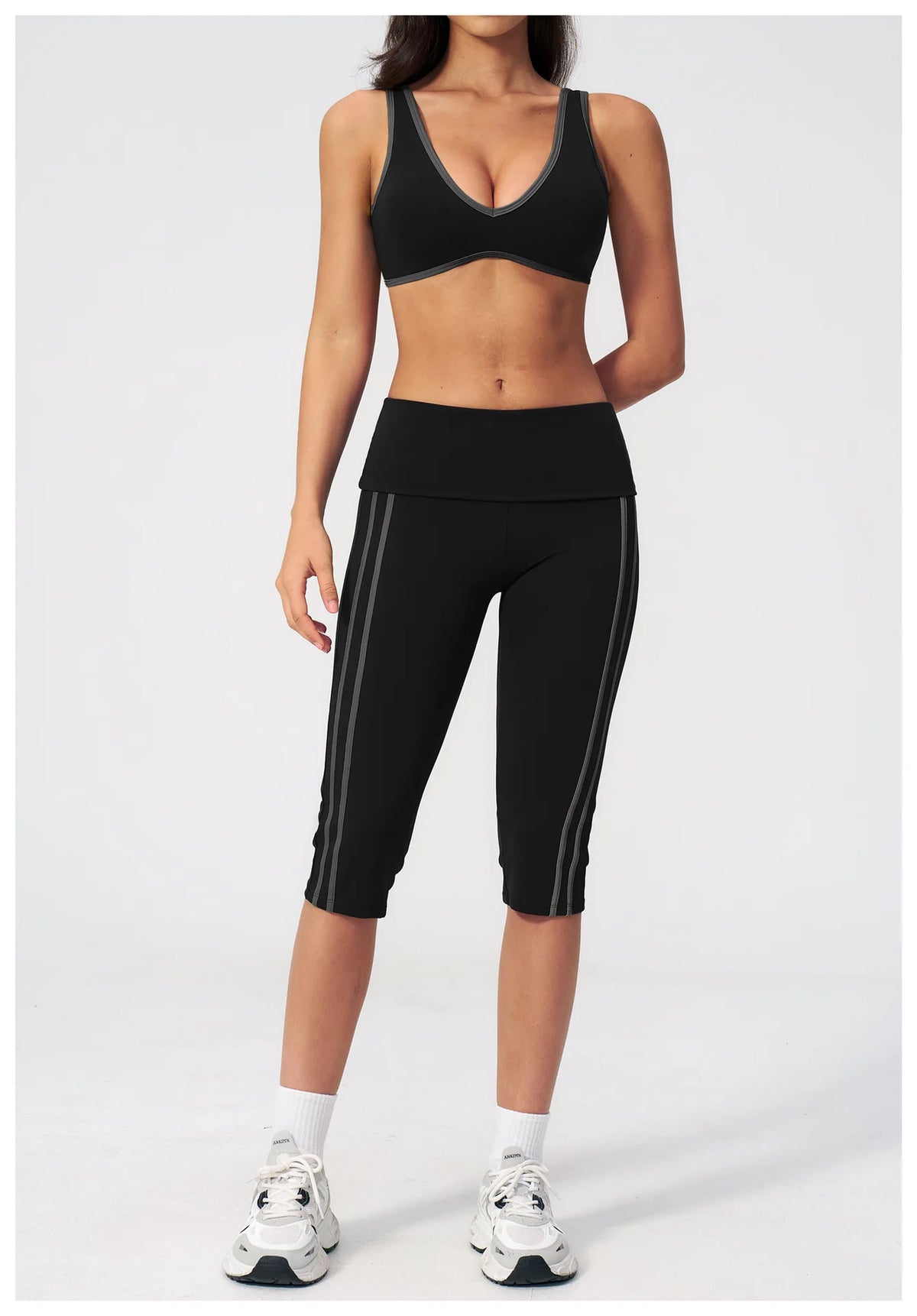 Sports Set 2pcs Yoga Suit Quick-dry Gym Running Set Workout Bra Capri Pants Sports Outfits Ventilate Sportswear Women Tracksuit