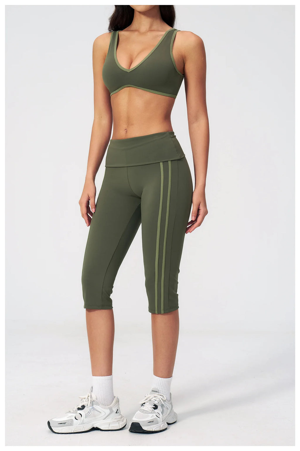 Sports Set 2pcs Yoga Suit Quick-dry Gym Running Set Workout Bra Capri Pants Sports Outfits Ventilate Sportswear Women Tracksuit